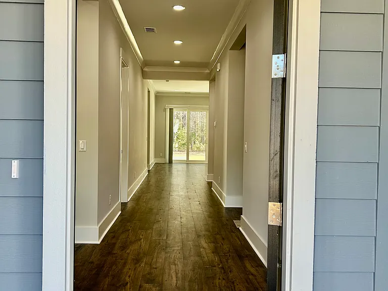 1214 Laurel Oak Ave — Photo 2