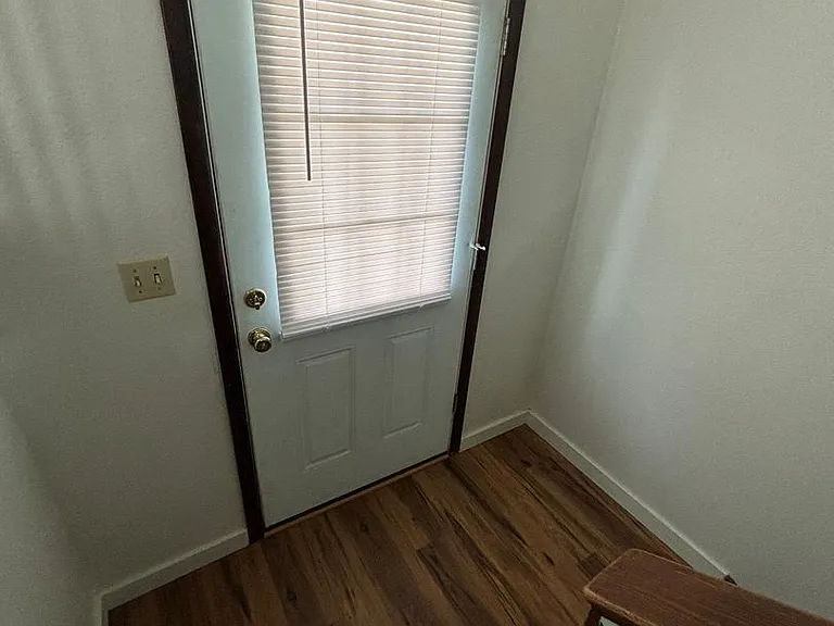 16 Hoffman Dr #1-4 — Photo 4