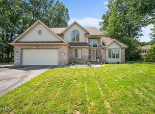2327 Poplar Ct, Sylvania, OH 43560