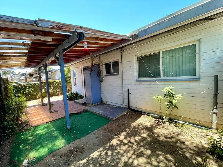 Beautiful 2 bedroom 1 bathroom with a private yard in the heart of El Cajon — Photo 14