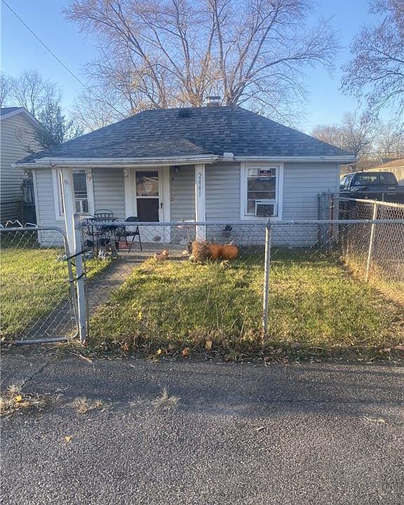 1st image of 2441 Bushnell Ave