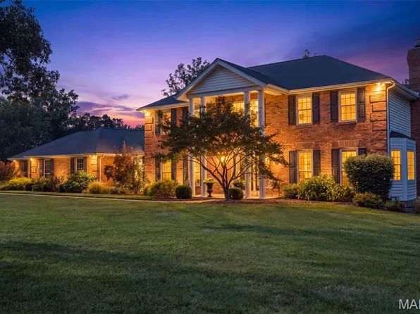 9 Clarkson Farm Dr, Chesterfield, MO 63017