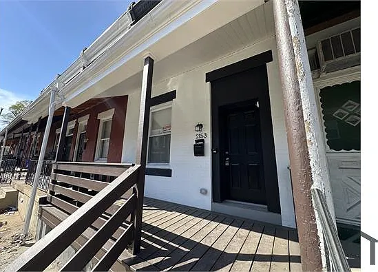2153 W Grange Ave — Photo 13