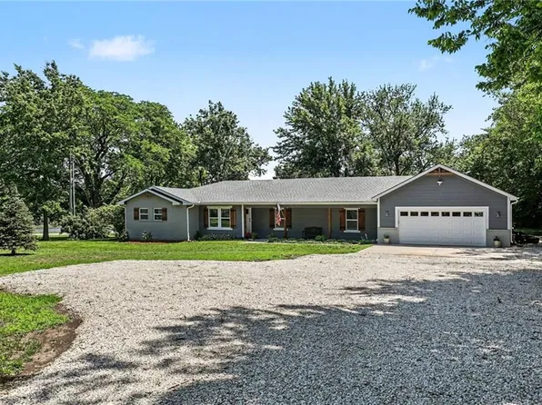 16985 Evans Rd, Basehor, KS 66007