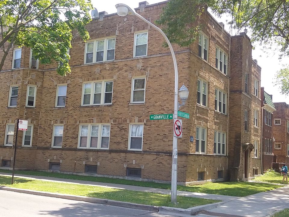 1st image of 6155 N Artesian Ave #3S