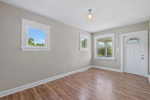 3316 Caroline St Photo 1