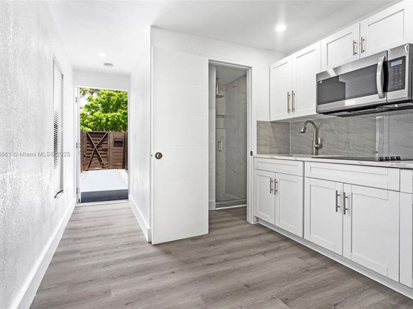 1560 SW 56th Ave #1