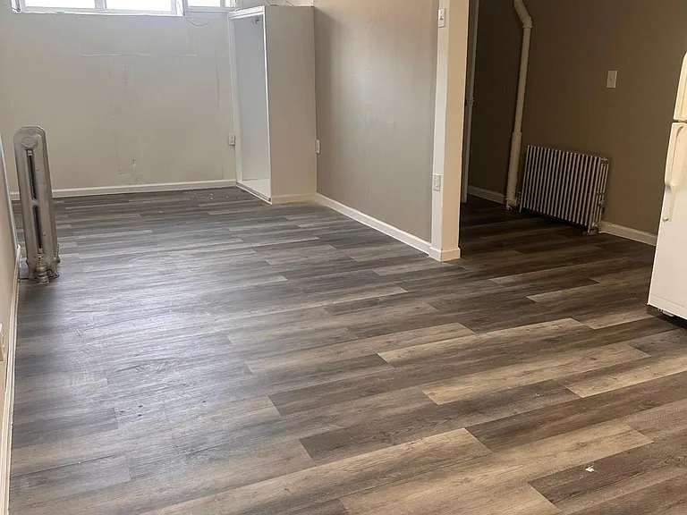 1156 E Broad St #A — Photo 3