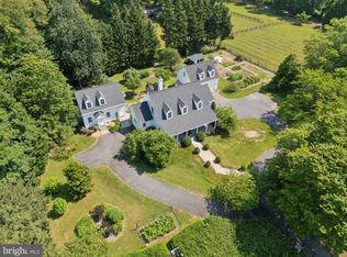 11200 Beach Mill Rd, Great Falls, VA 22066