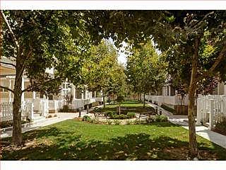 4th image of 10102 Imperial Ave