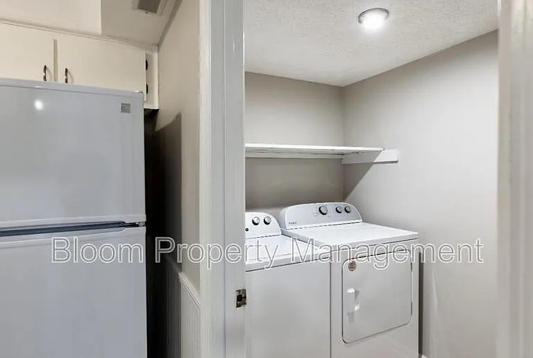 579 Travelers Blvd — Photo 9