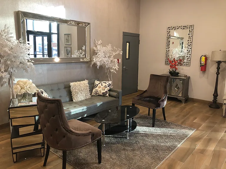 5005 Palisade Plaza — Photo 13