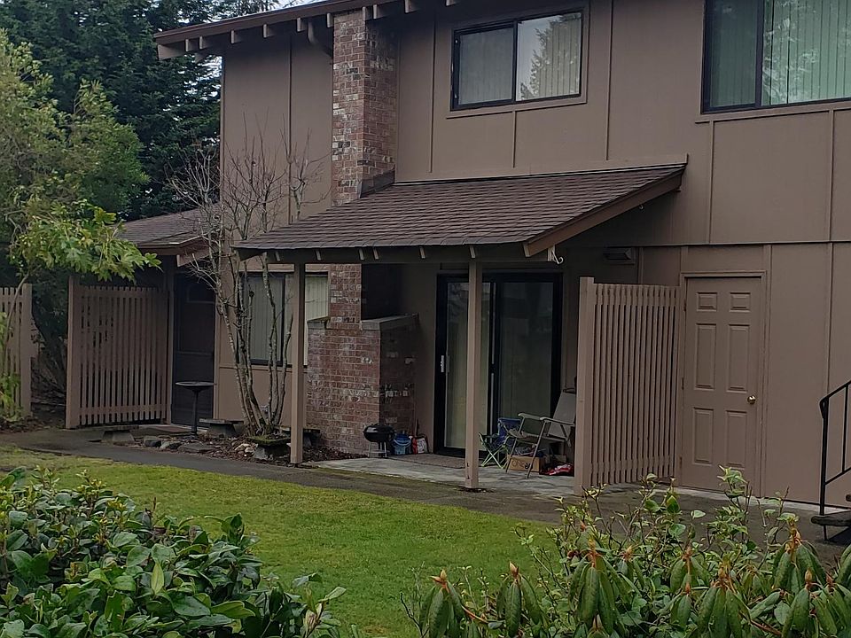 1st image of 2802 Garden Ct APT C