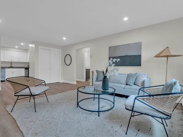 80 Walnut St Unit 101, Canton, MA 02021