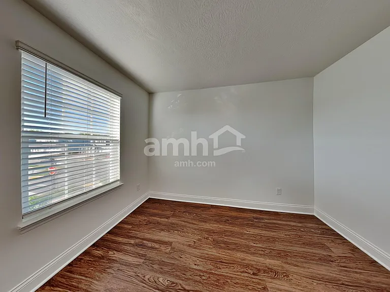 8331 Merlin Dr — Photo 19