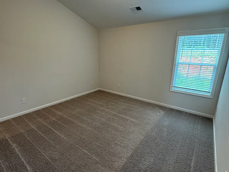 1082 Victorian Blvd — Photo 12