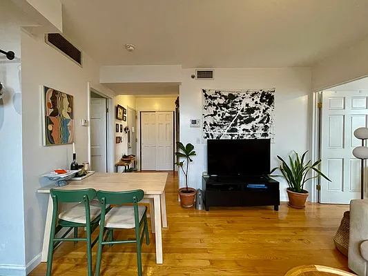 Rented by Oxford Property Group | media 5