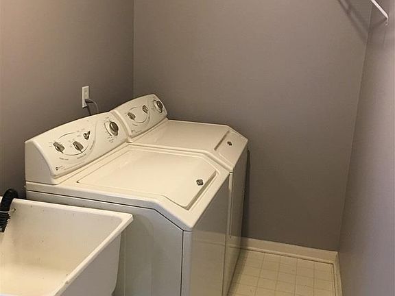 5th image of 8767 Hardwood Dr #113