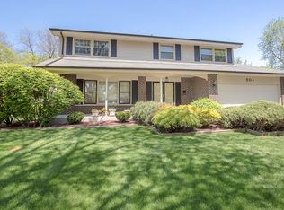 17W504 Earl Ct, Darien, IL