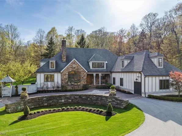 8330 Eagle Ridge Dr, Painesville, OH 44077