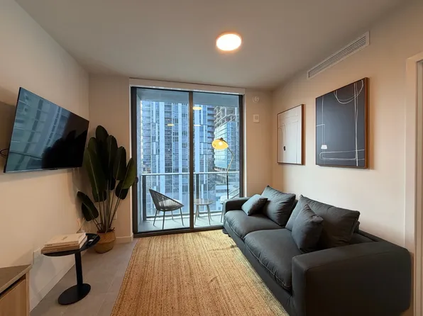 121 NE 5th St, Miami, FL