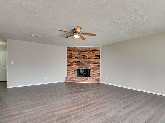 2nd image of 4314 Parkwood Dr