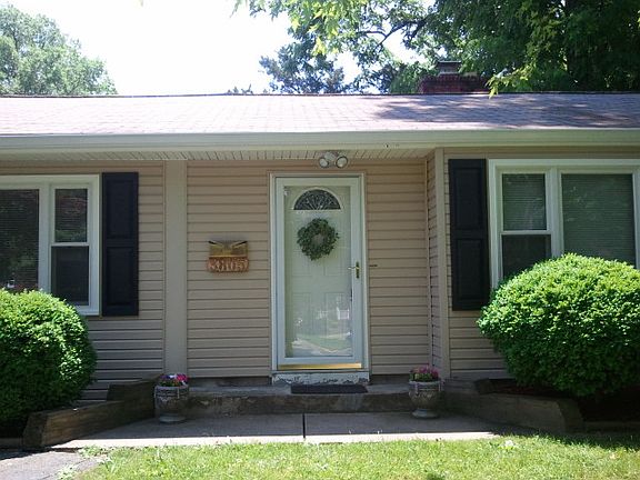 3rd image of 3805 Richard Ave