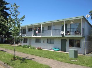 124 C St #10, Springfield, OR 97477