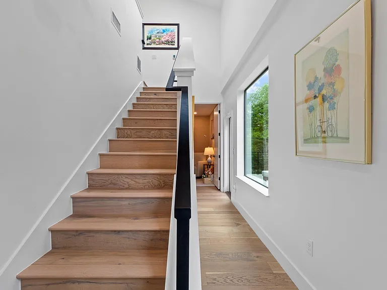 303 Woodward St #32 — Photo 26