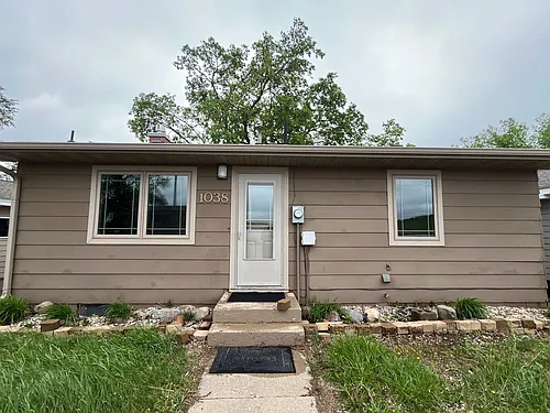 1038 S Lake Dr Photo 1