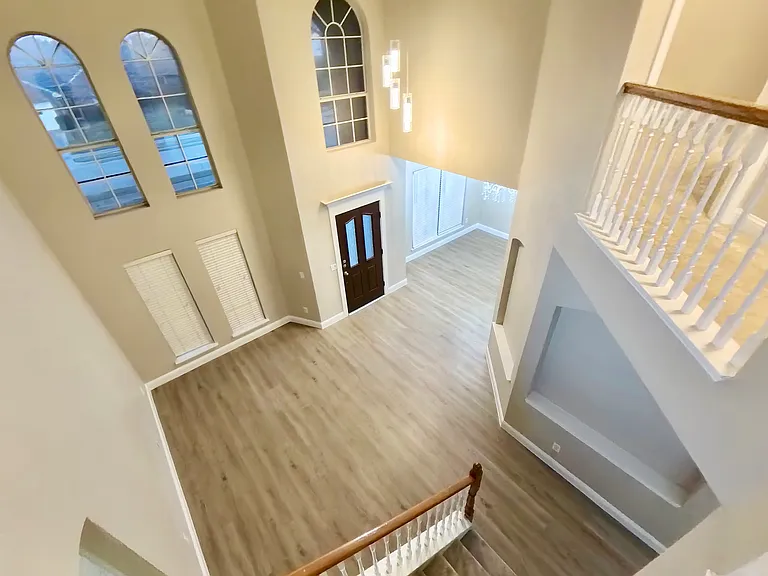 4304 Lone Rock Ct — Photo 2