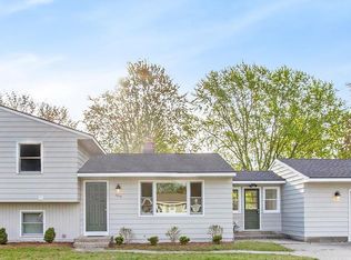 7318 Glendora Ave, Jenison, MI 49428
