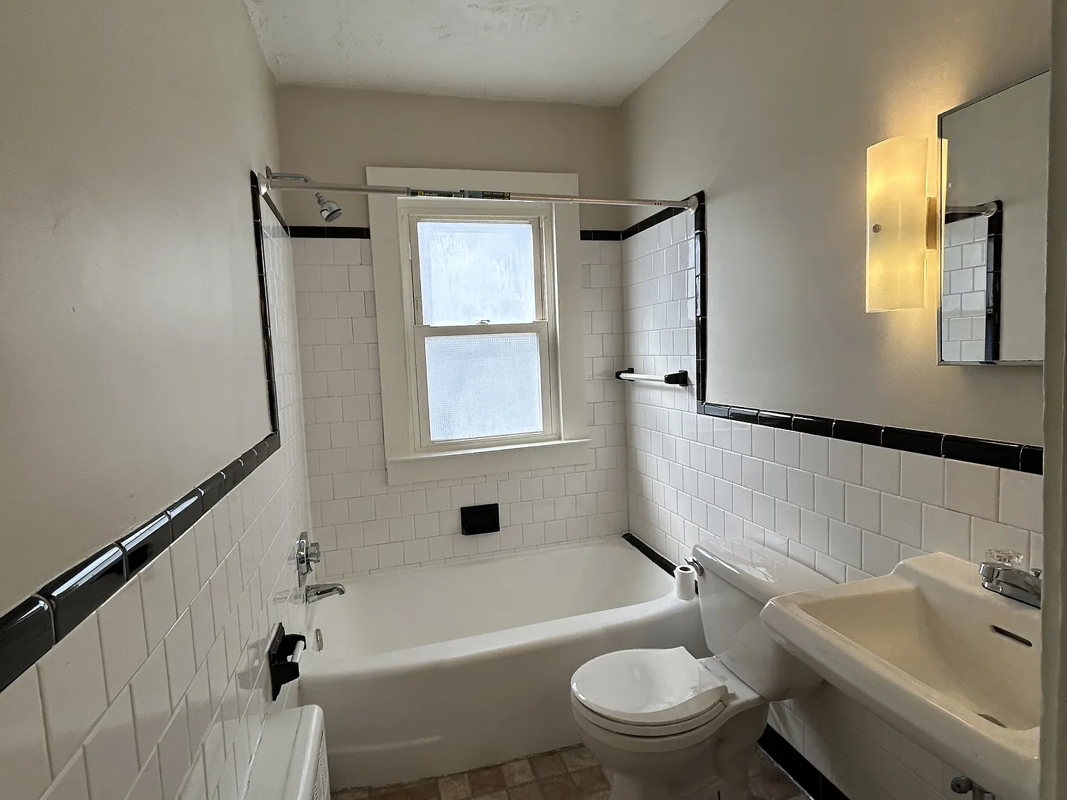 2 Ureco Terrace - 2R — Photo 4