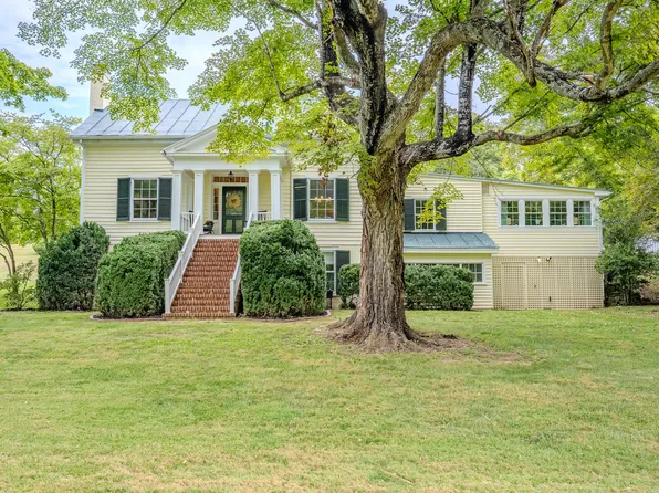 274 Still House Dr, Lexington, VA 24450