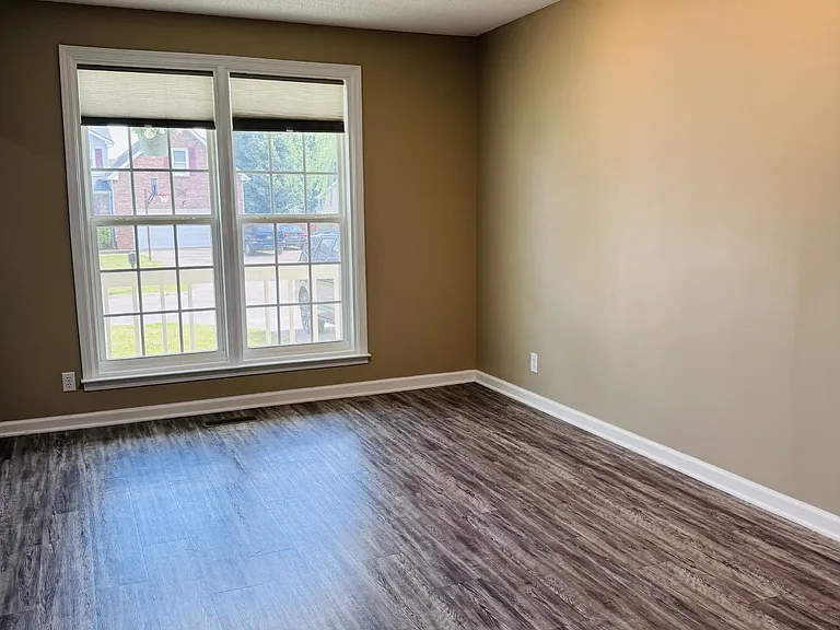 474 Bamburg Dr — Photo 12