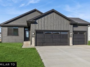 1018 Shady Lane Dr, Norwalk, IA 50211