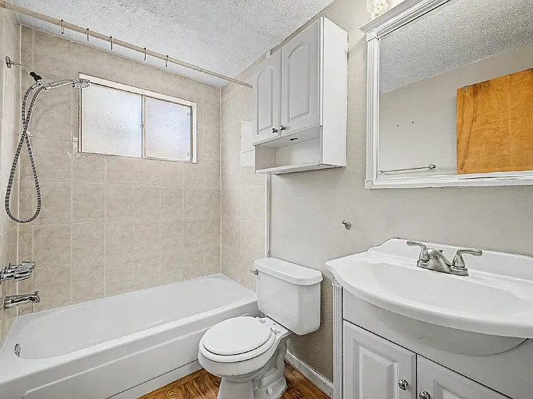 148 S Emerson St #203 — Photo 6
