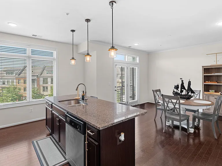 1518 Ribbon Limestone Ter SE — Photo 19