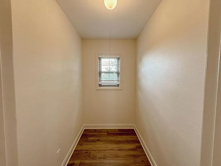 5121 FM 446 — Photo 29