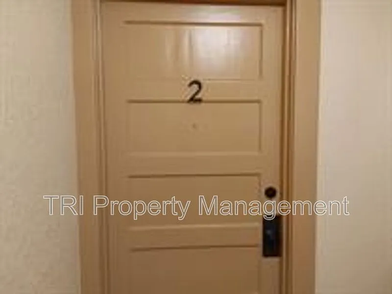 2 bed, 1.0 bath, $1,195 — Photo 3