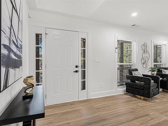 3rd image of 4071 Rainbow Dr