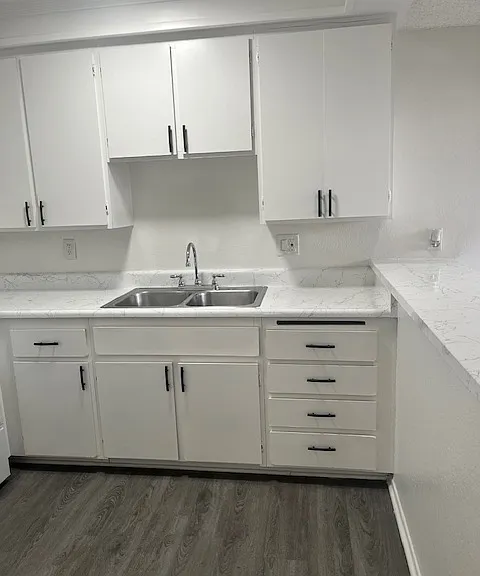 Stone Creek Apartments — Photo 14