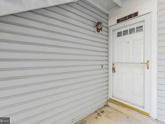 2nd image of 2915 S Woodley St #5