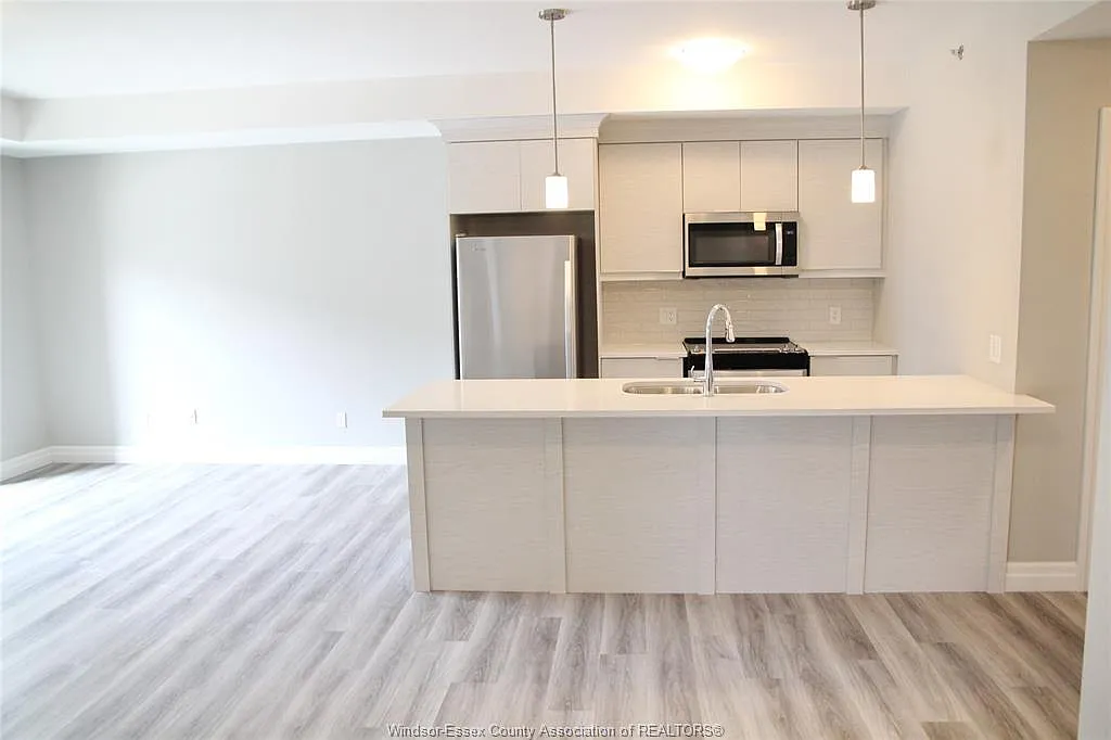 2 bed, 2.0 bath, 1128 sqft, $2,395 — Photo 2