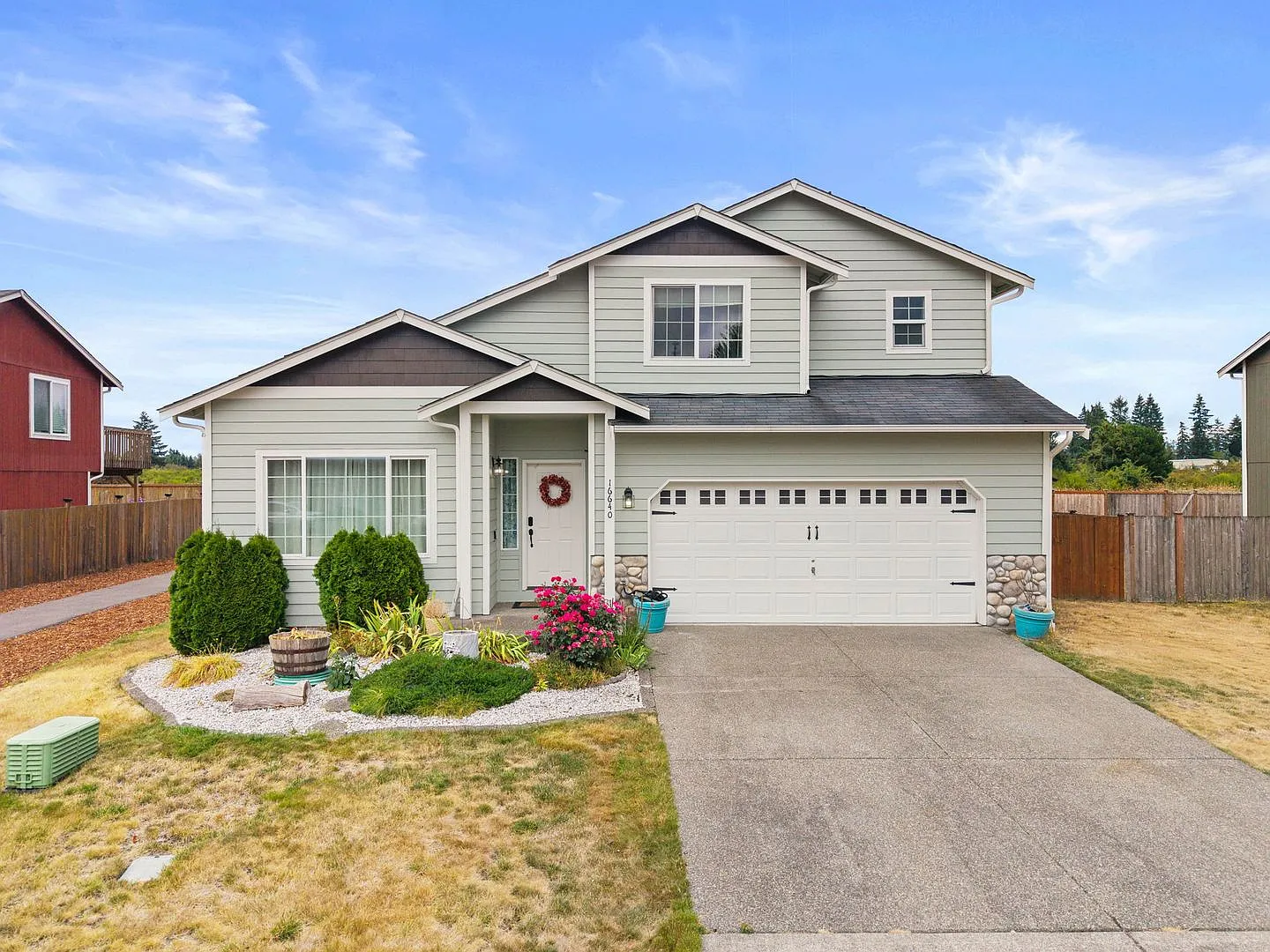 Spacious 4-Bedroom Yelm Home with Fenced Yard & Mountain Views — Photo 1