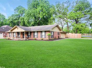 1 Red Oak Dr, Conway, AR 72034