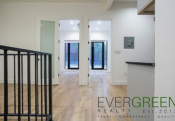 4th image of 163 Graham Ave #1
