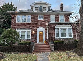 942 Greenfield Rd, Woodmere, NY 11598