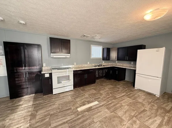 2500 Farm Bureau Rd #101, Manhattan, KS 66502