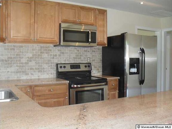 3rd image of 57 Castle Harbor Dr